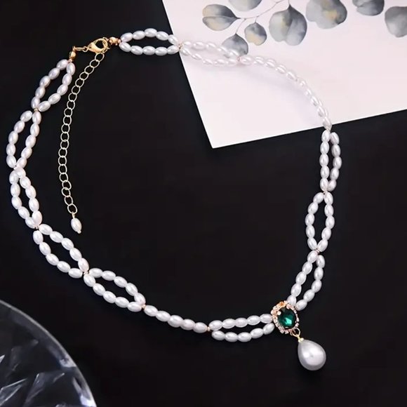 Vintage Faux Pearl Green Gemstone Necklace, Minimalist Necklace Jewelry - Picture 1 of 5